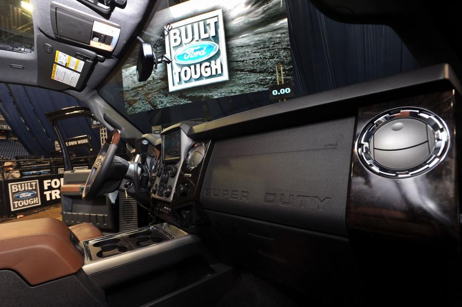  Ford F-250 Super Duty Platinum 2013 года  (фото 35 из 38)